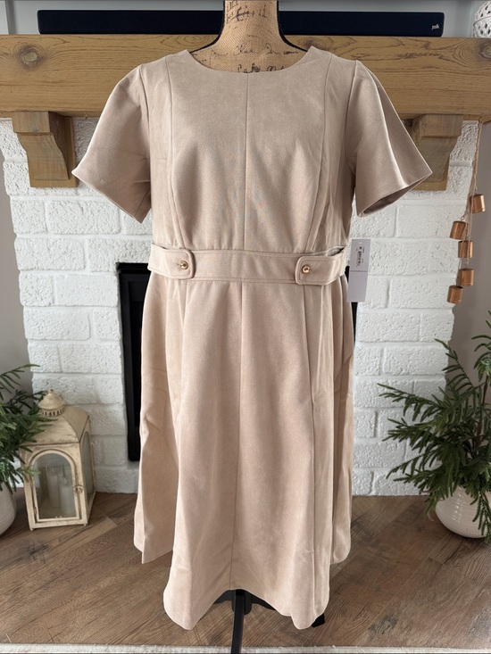 London Times Dresses & Skirts - London Times Beige Short-Sleeve Midi Dress with Waist Tab